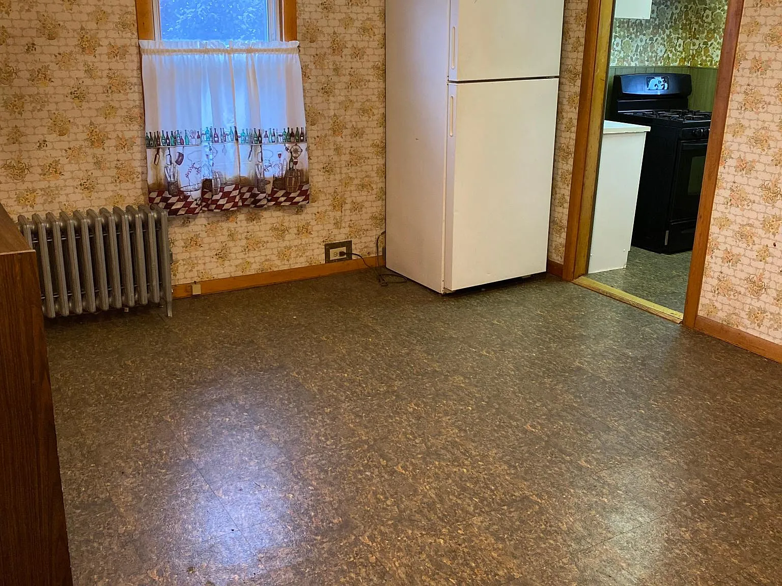 185 W Ridge St — Photo 2