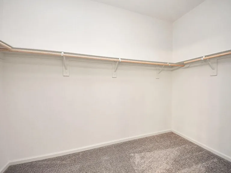 10307 Malta Trace Dr — Photo 32