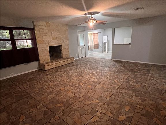 3rd image of 803 Glen Hollow Dr