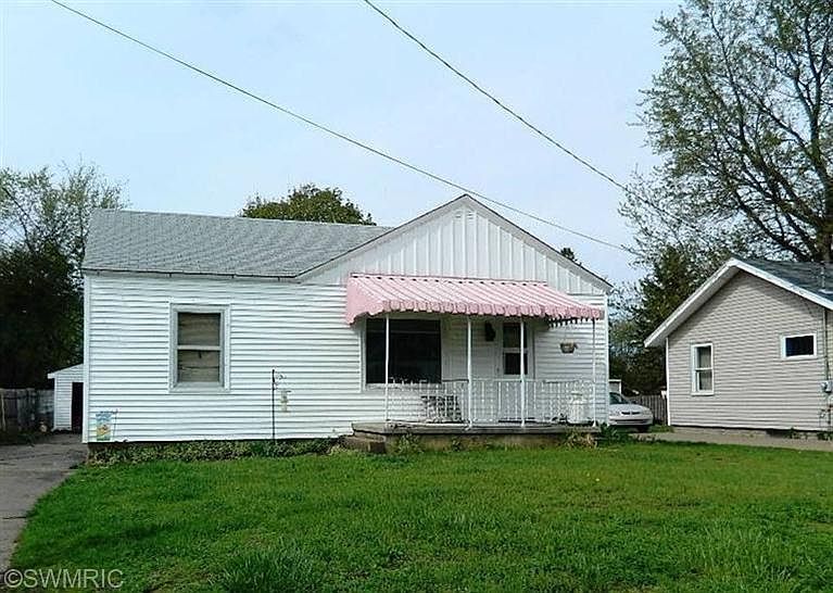 1st image of 1319 Alberta St NE