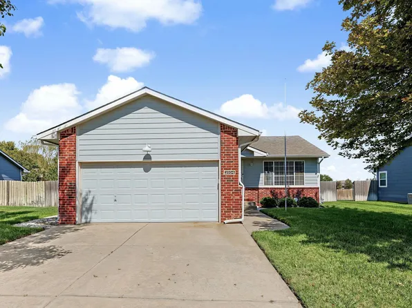 1914 Summerwood St, Goddard, KS 67052