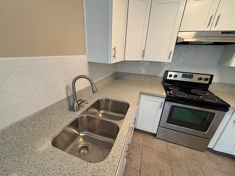 4350 41st St #3 — Photo 4