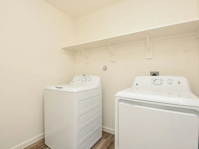 3603 Admiralty Dr — Photo 23