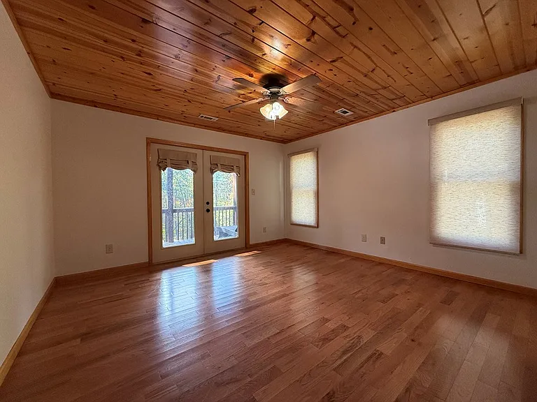 369 Farmer Cir — Photo 16