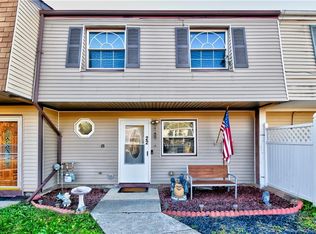 22 Old Anvil Ln, Middletown, NY 10940