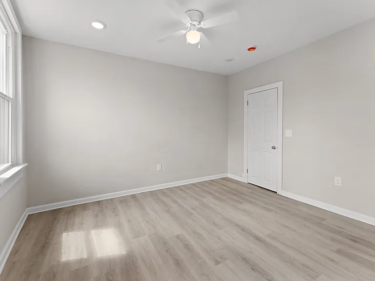 3010 Emerald St — Photo 10