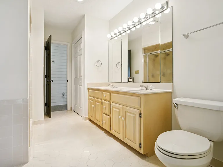 3517 Mott Ln — Photo 45
