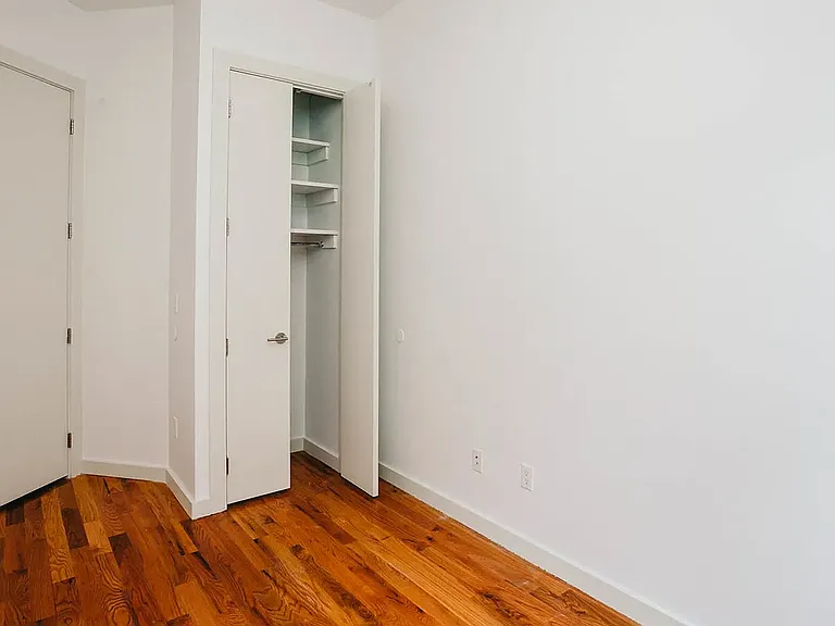 330 Harman St #1L — Photo 15
