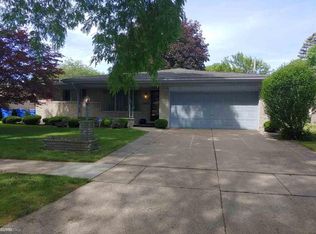 30535 Gruenburg Dr, Warren, MI 48092