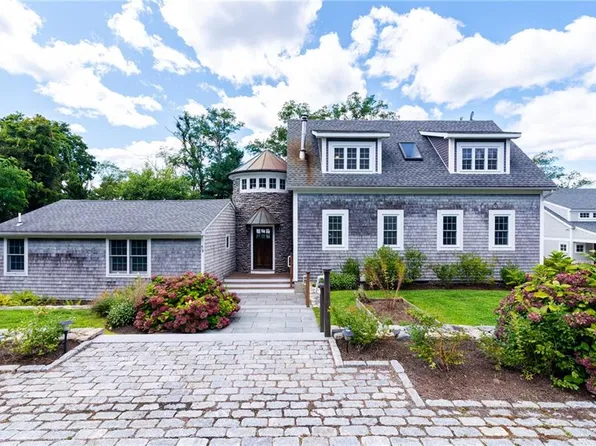 59 Ocean Ave, Jamestown, RI 02835