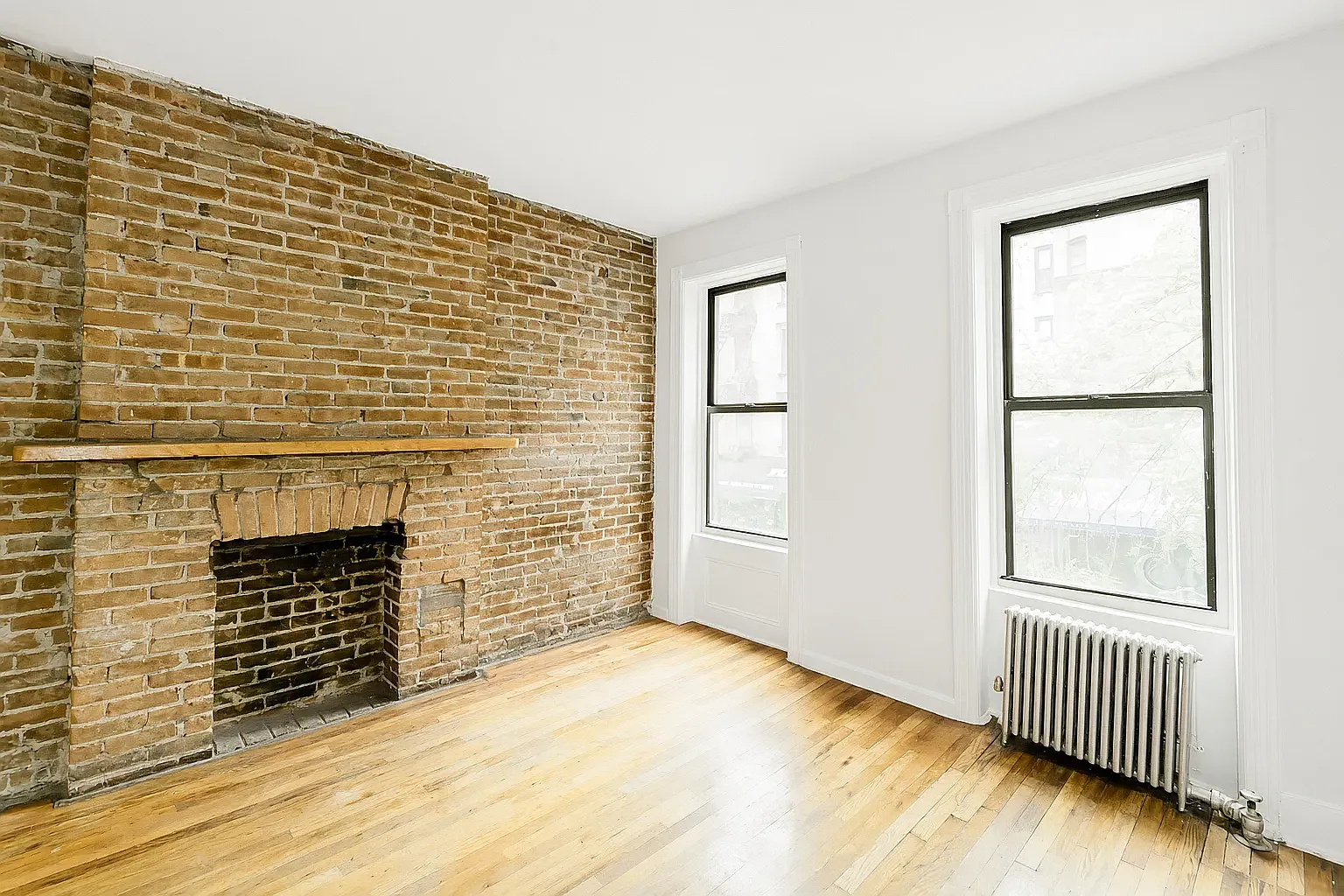 405 West 49th Street — Photo 2