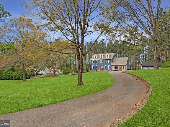 3rd image of 119 Marchant Dr