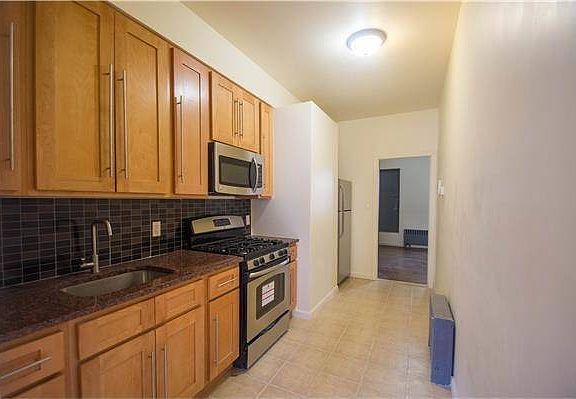 2nd image of 1884 Park Ave APT 3