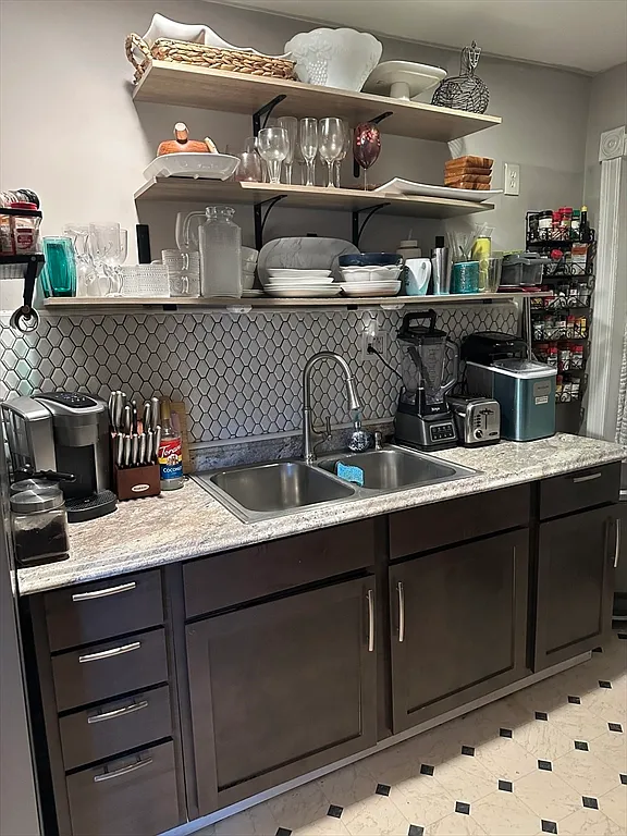 1 bed, 900 sqft, $1,500 — Photo 3