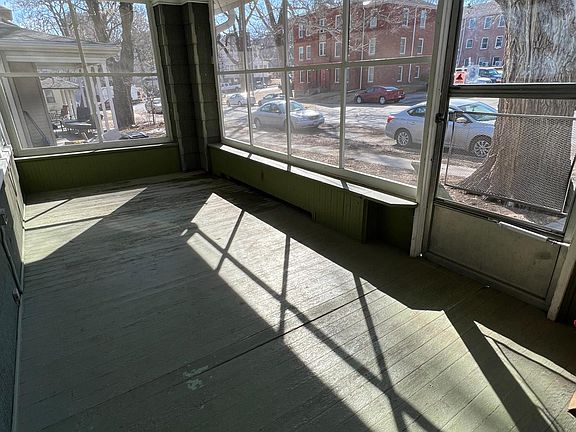 2nd image of 315 N 31st St