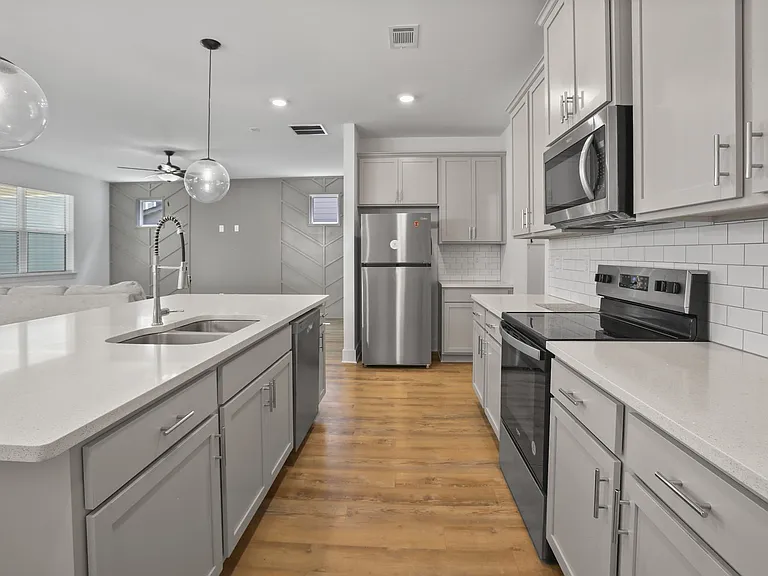 3411 Adler Trl — Photo 13