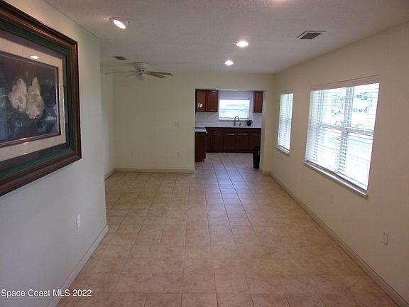 4th image of 5221 Martin Ln