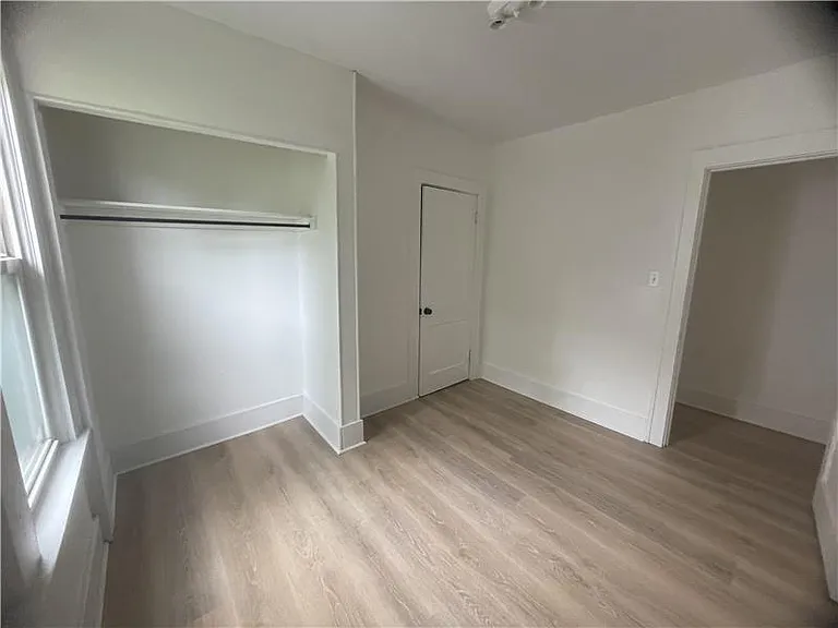 1439 Maryland Ave — Photo 7