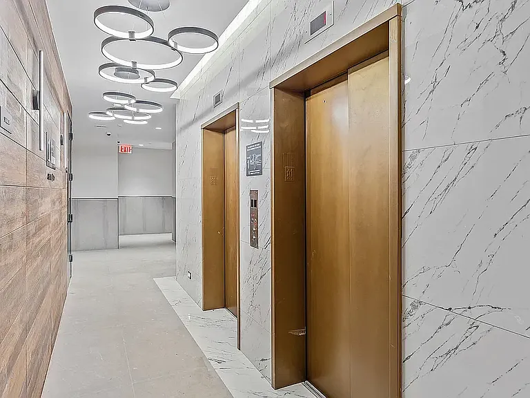 22 Halsey St #3B — Photo 9