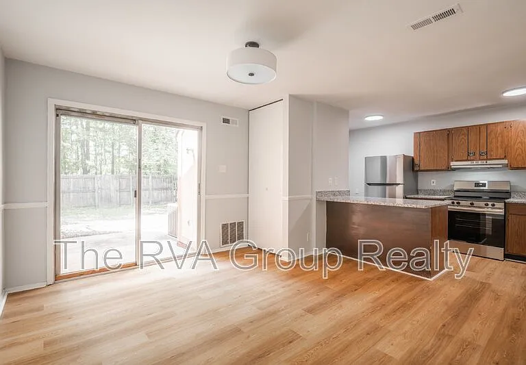 749 Pleasant St — Photo 10