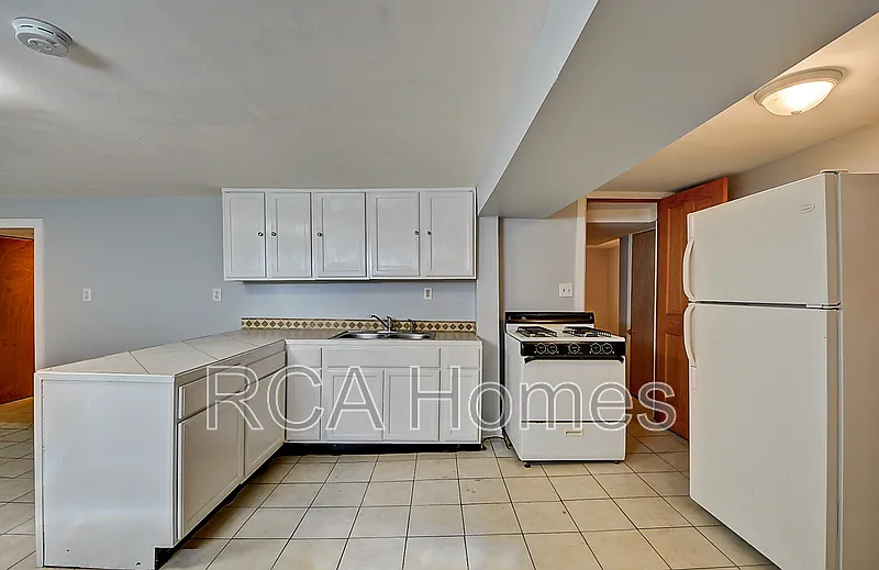 2 bed, 1.0 bath, $850 — Photo 3