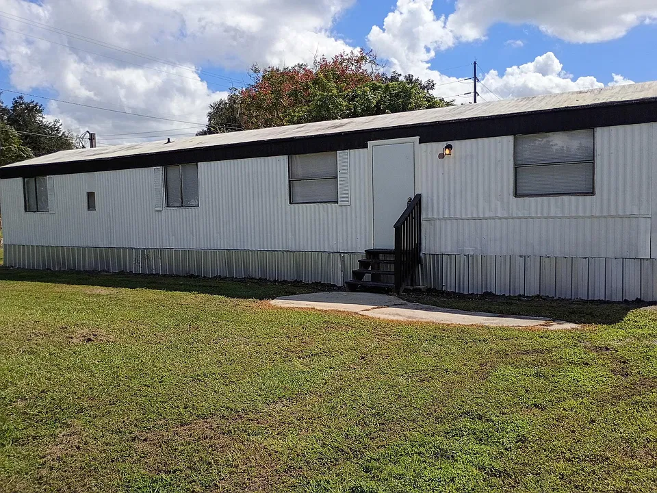 709 Weyand Rd