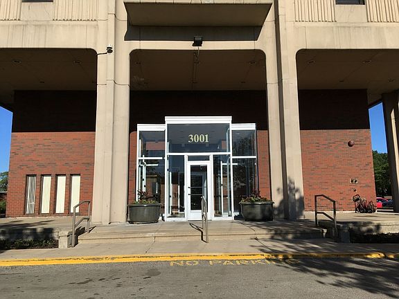 2nd image of 3001 S Michigan Ave Unit 1507