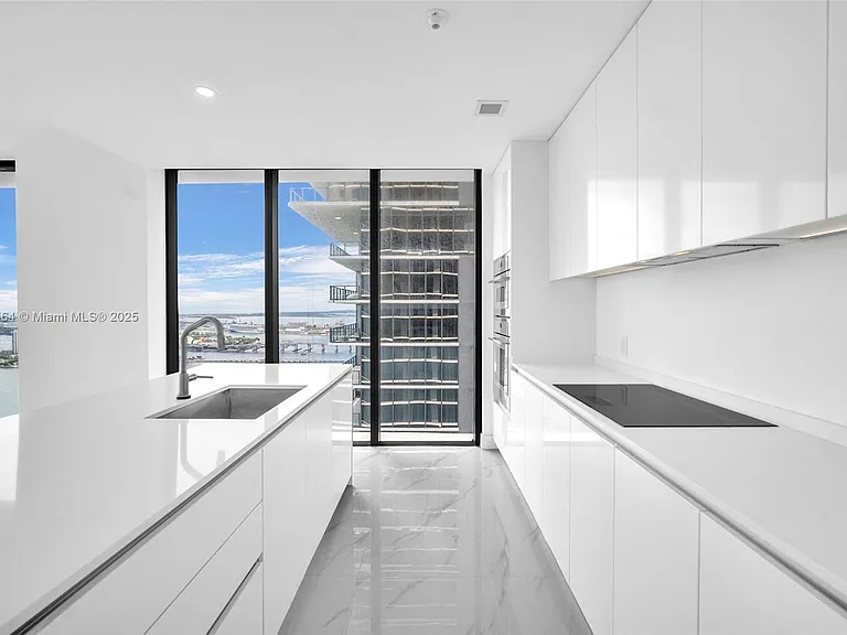 700 NE 24th St #4507 — Photo 16