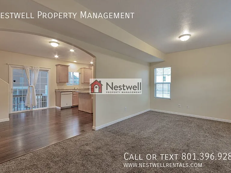 6838 W Grevillea Ln — Photo 2