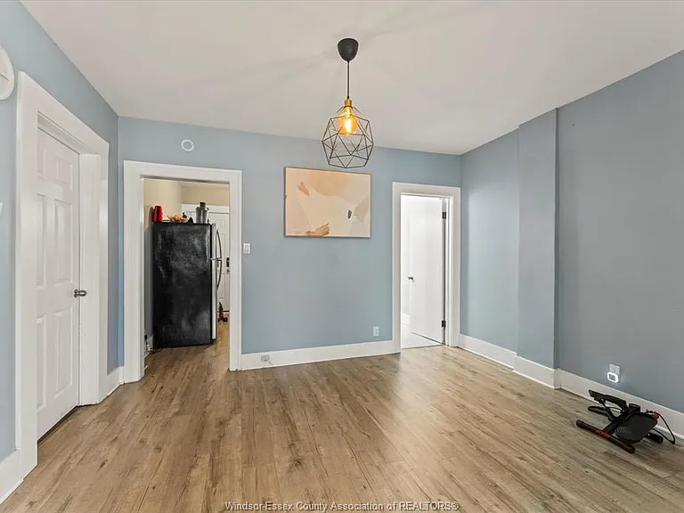 890 Howard Ave — Photo 16