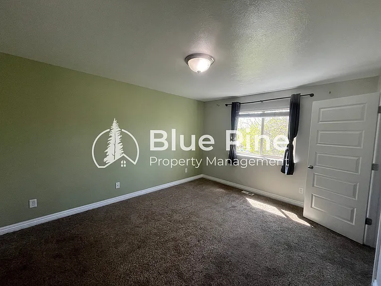 1941 N Oakbrook Rd — Photo 9