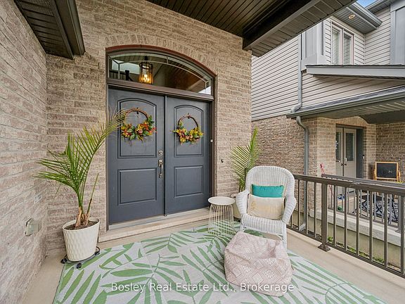4th image of 94 Maplecrest Dr