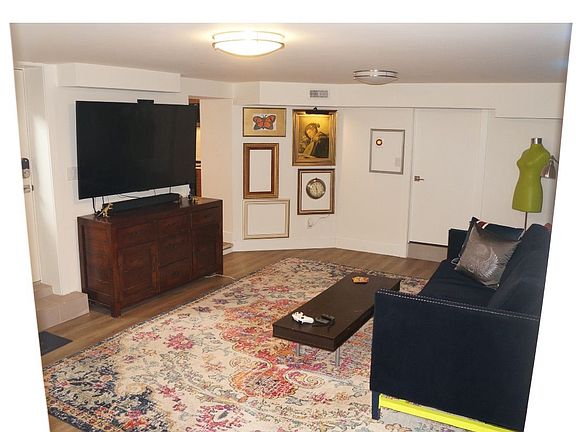 5th image of 2174 Queen St E #1