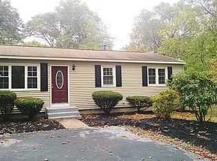 136 Reynolds Ave, Warwick, RI 02889