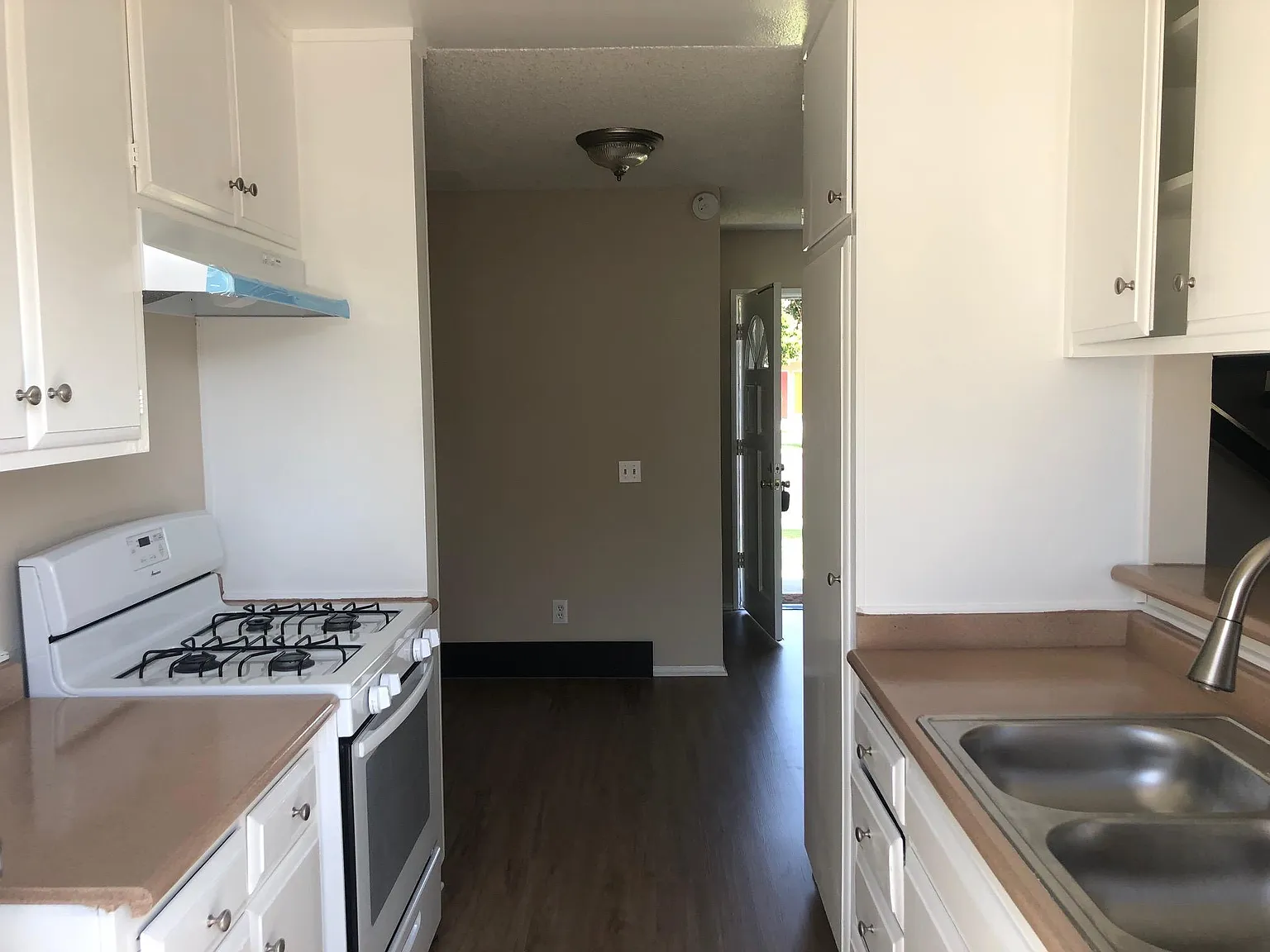 377 W Wilson St — Photo 3