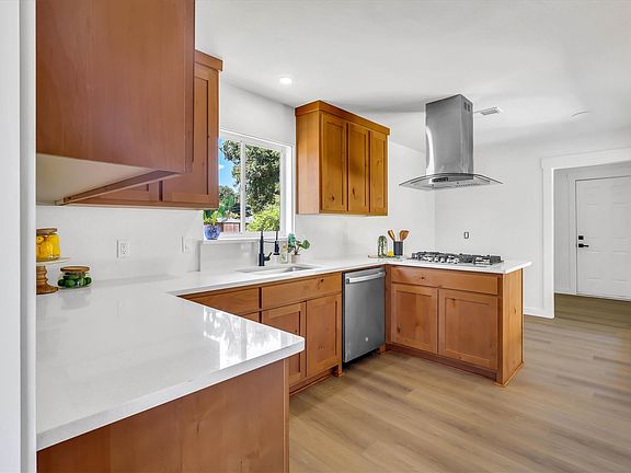 5th image of 3303 Lockmoor Ln