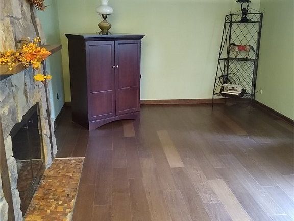 4th image of 10205 Halcyon Dr