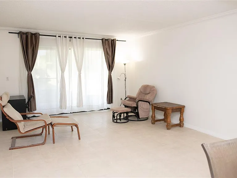 1504 Virginia Ave #105 — Photo 3