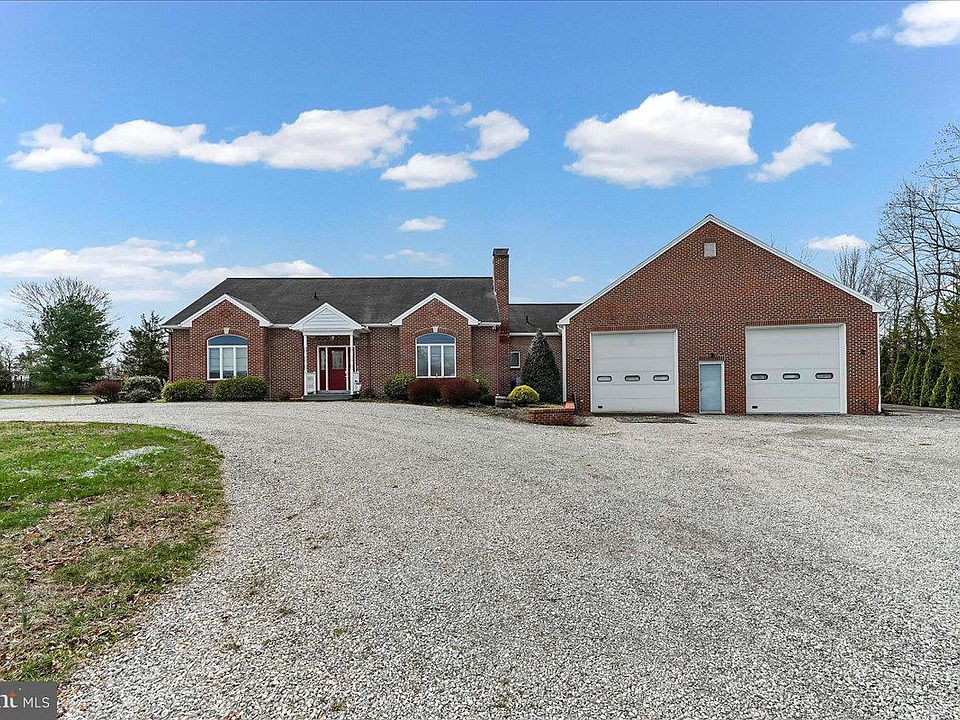 1st image of 26 Sapphire Ln