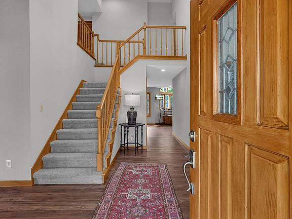 3rd image of 291 Glen Village Ct