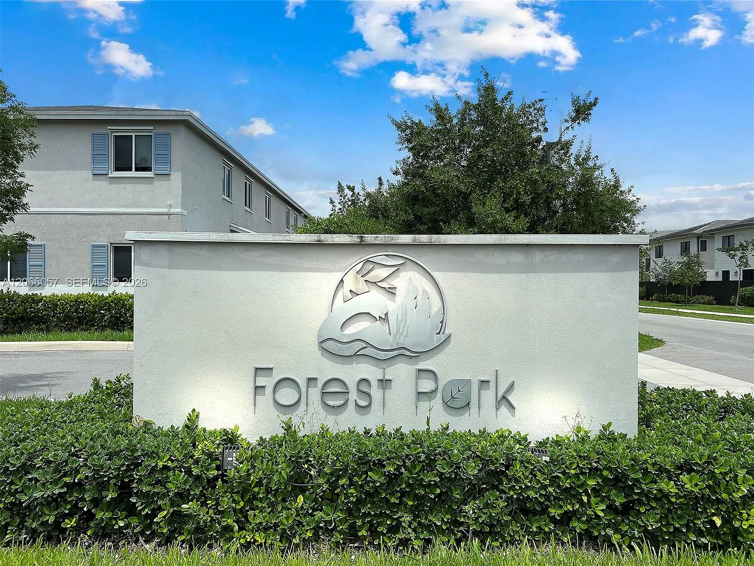 Forest Park Villas — Photo 1