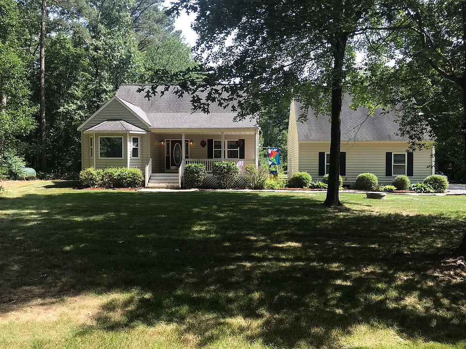 1st image of 220 Woods Cove Ln