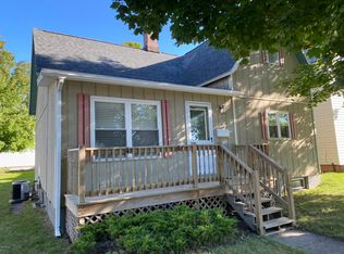 288 6th St, Manistee, MI 49660