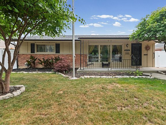 2nd image of 30230 Rosebriar St