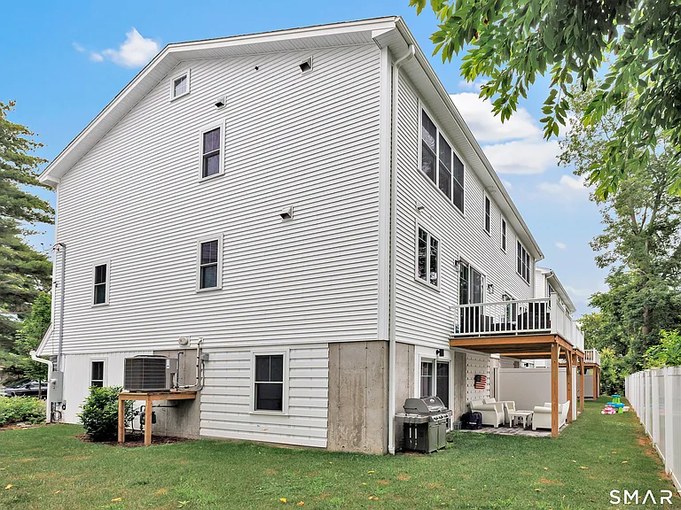 884 Oldfield Rd #884 — Photo 32