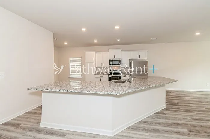 603 Mackenzie Cv — Photo 7