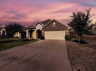 108 Westview Dr, Gun Barrel City, TX 75156