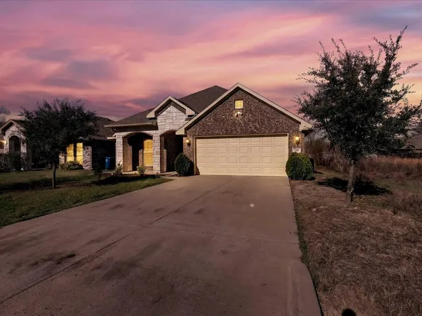 108 Westview Dr, Gun Barrel City, TX 75156