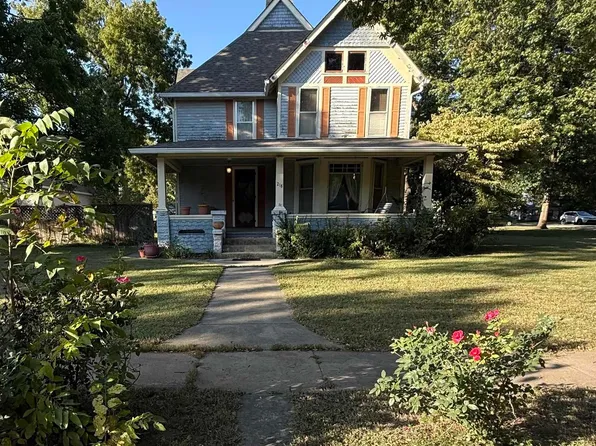 218 E Perry St, Rossville, KS 66533