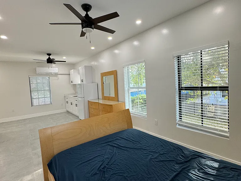 721 NW 12th Ct — Photo 8